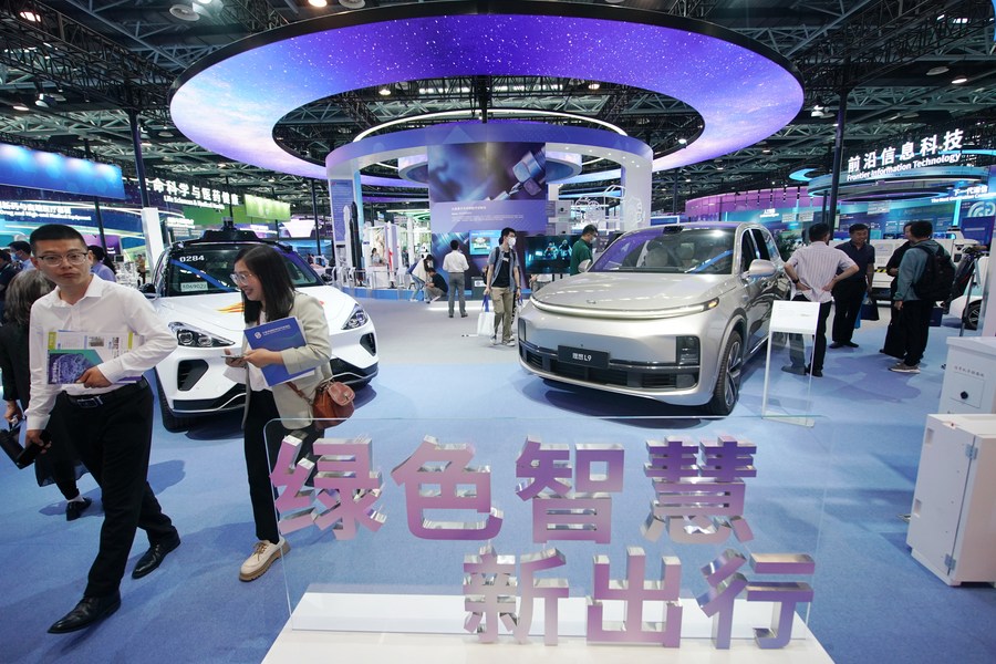 Economy&Life | New energy vehicles take the spotlight at the 2023 Zhongguancun Forum in Beijing